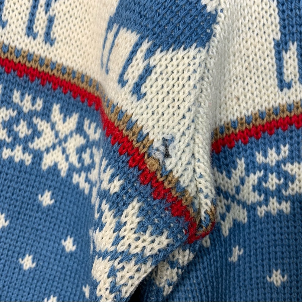 Demetre 100% Pure Lamb Wool Blue and White Reindeer Sweater. Ladies size Large. - Picture 6 of 6